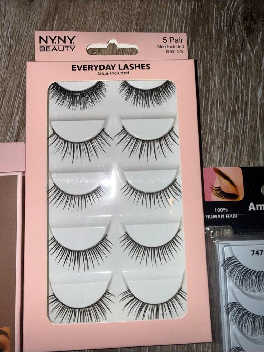 False Eyelashes Set in Pink Packaging - Black Lashes